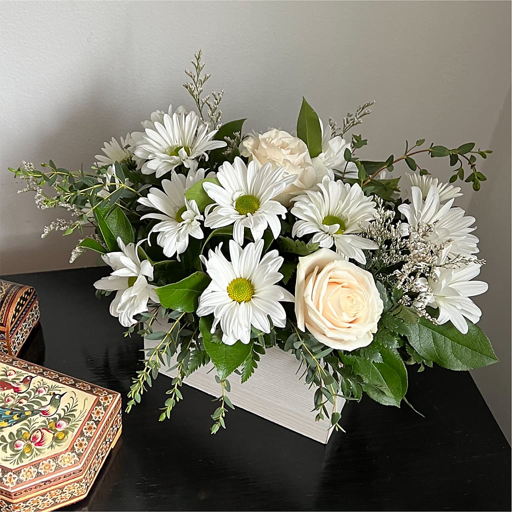 Fresh Linen Box Bouquet – The Flower Nook Inc, Orlando FL